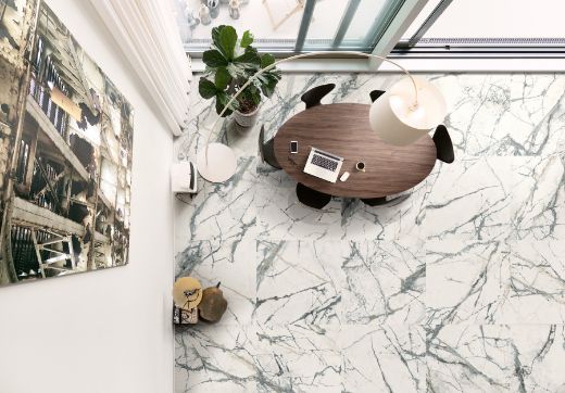 Billede af The Room Invisible White 60x120 cm (LPM - Matpoleret)